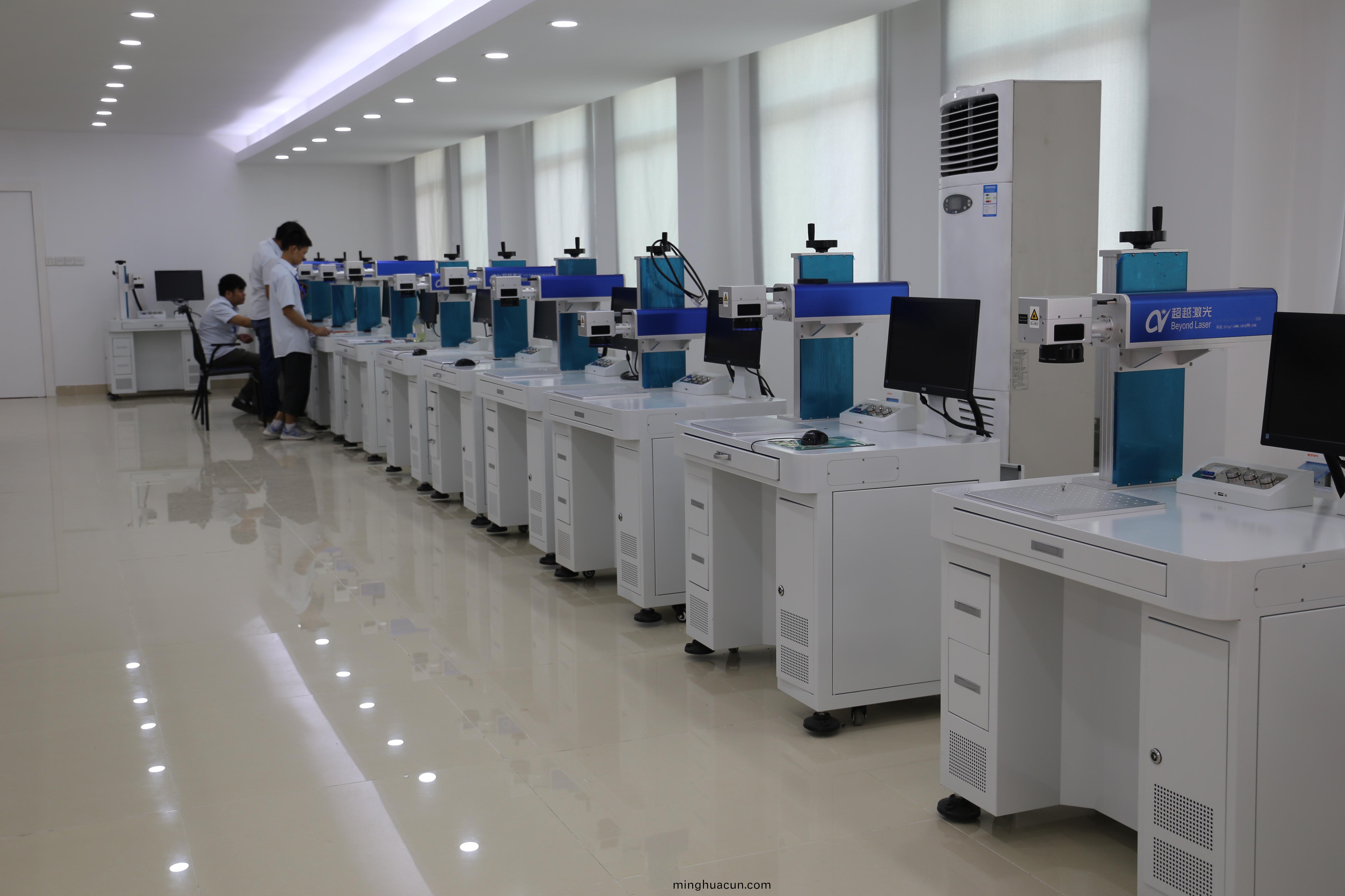 超越激光生産車間