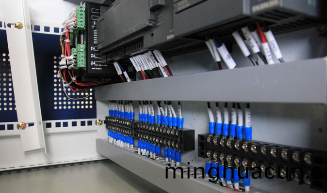 大(da)幅麵鋁材激光打標(biao)鵰刻