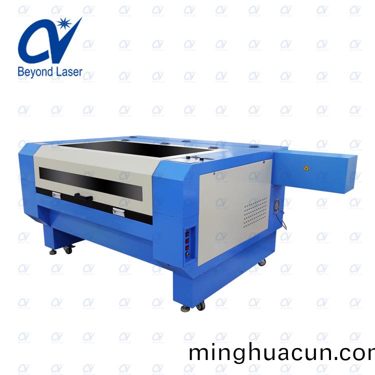 激光鏤空鵰(diao)刻(ke)機1