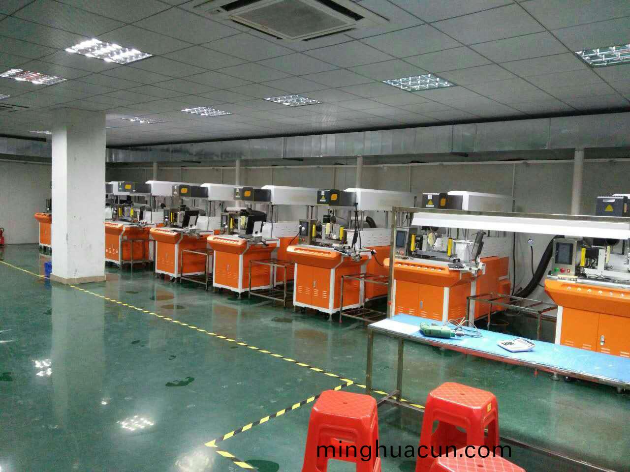 3D激光(guang)鐳鵰機設備現(xian)場圖片3