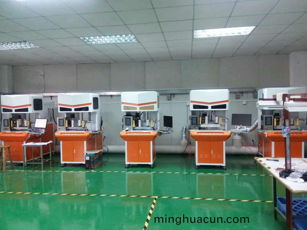 3D激光鐳(lei)鵰機設備現場圖片2