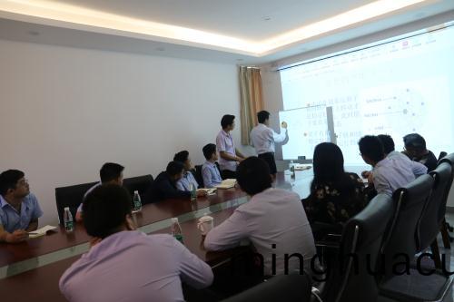 超越激光皮秒激光知識講座(zuo)現場