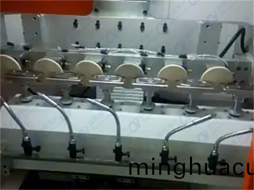 多工位自(zi)動化(hua)打磨機抛光圖_副本