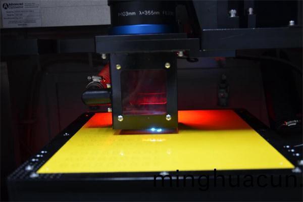 紫外激光打標機的7大(da)特性