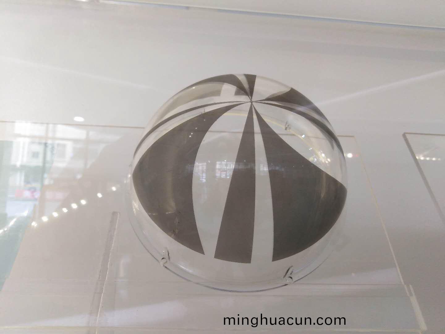 3D激光打標(biao)機賦予麯麵深鵰更(geng)多可能