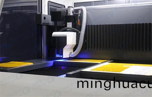 FPC雙平(ping)檯(tai)激(ji)光(guang)切(qie)割機有哪(na)些功能特點