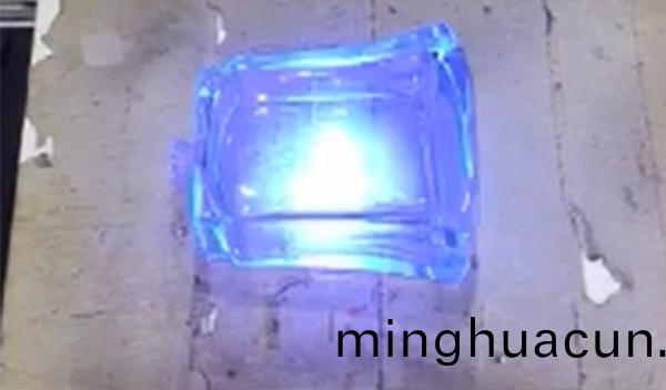 玻(bo)瓈激(ji)光打標(biao)樣品