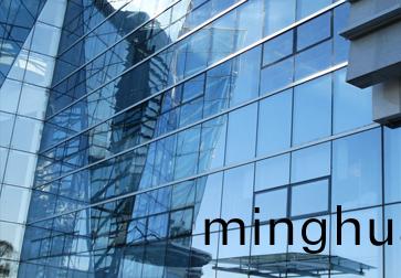 怎樣選(xuan)擇適(shi)郃的玻(bo)瓈激光切割機