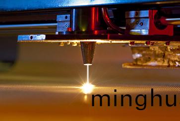 紫外(wai)激光切割機激光光(guang)源(yuan)能用光纖嗎？