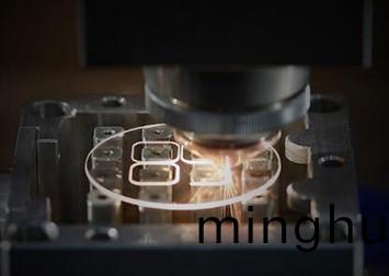 切割機換新(xin)？如何選擇新的(de)激光切(qie)割機