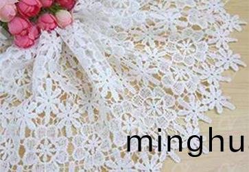 佈(bu)料激(ji)光切割機，爲服(fu)裝增添時尚元素