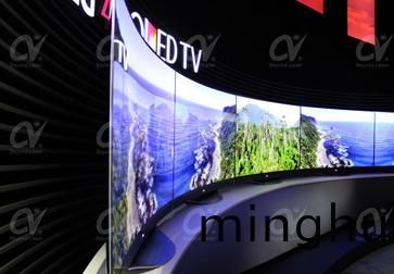 皮秒激光切割機在柔性屏(ping)上的(de)應用