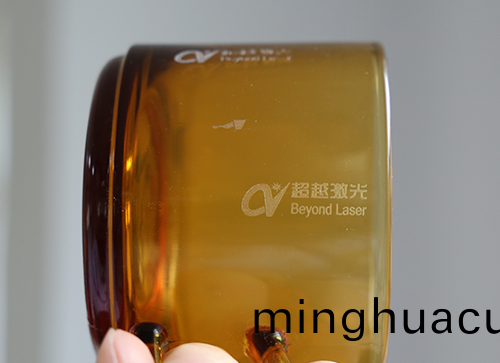 激光切(qie)割玻瓈工藝的應用1